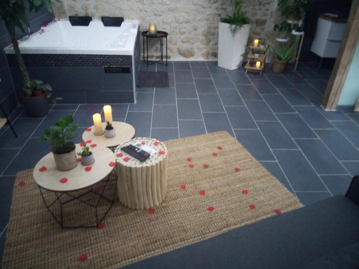 Maison Privative, Cocooning, Zen , Avec Jacuzzi Mont-Notre-Dame エクステリア 写真